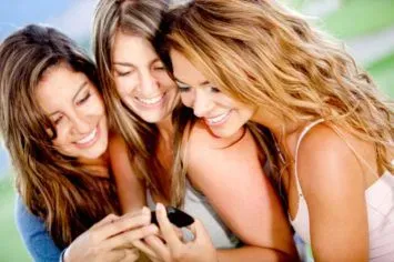 attract women on dating apps