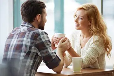 Couple on a Tinder date